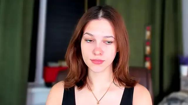 LolaLemona from StripChat