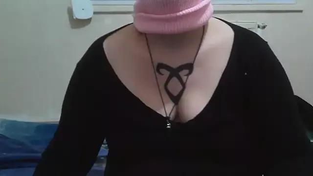 LolaXXDreams from StripChat is Freechat