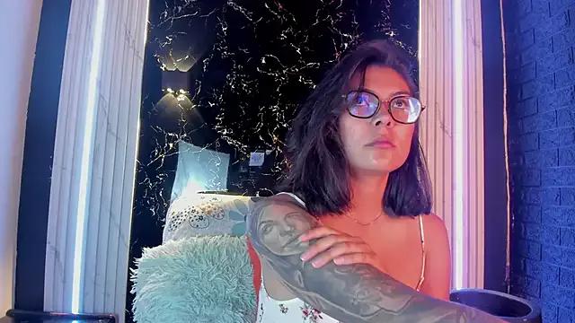 LolaXXXperience from StripChat is Freechat