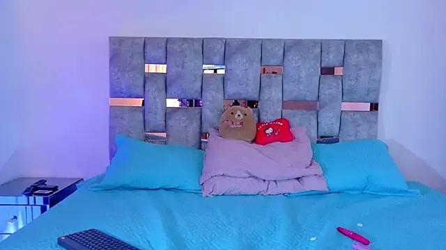 LolaYun from StripChat is Freechat