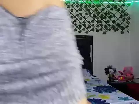 lolitascream from StripChat