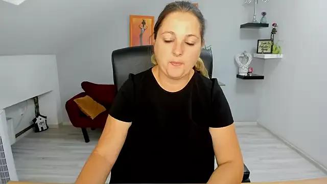 LollaGirl from StripChat