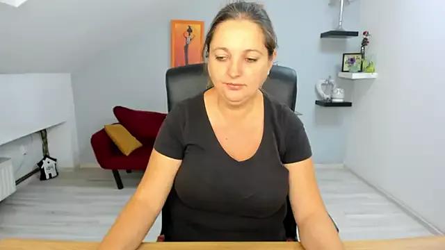 LollaGirl from StripChat