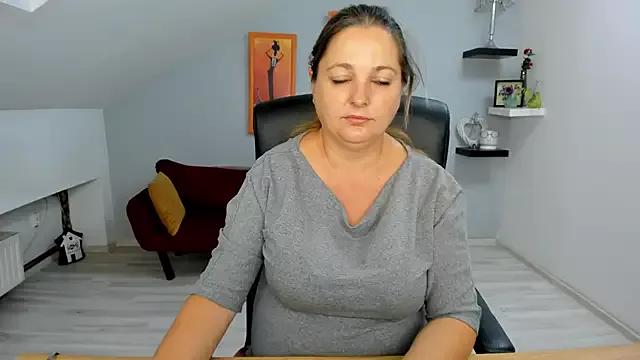 LollaGirl from StripChat is Freechat