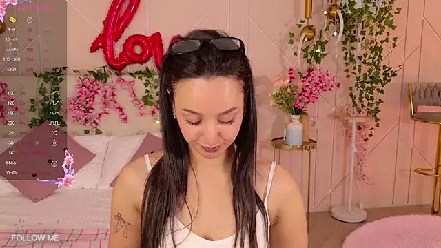 Lolly_Neal from StripChat