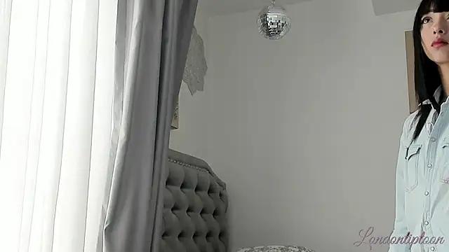 Londonttipton from StripChat is Freechat