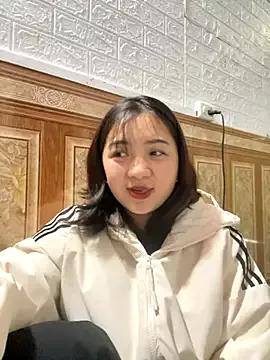 Lonnina from StripChat is Freechat