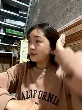 Lonnina from StripChat is Freechat