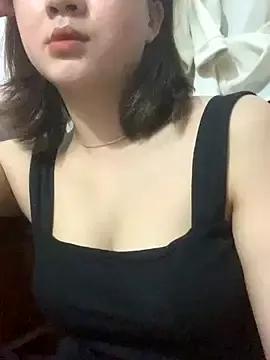 Lonnina from StripChat