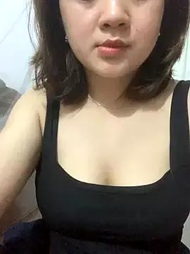 Lonnina from StripChat