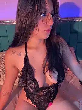loolla_23 from StripChat
