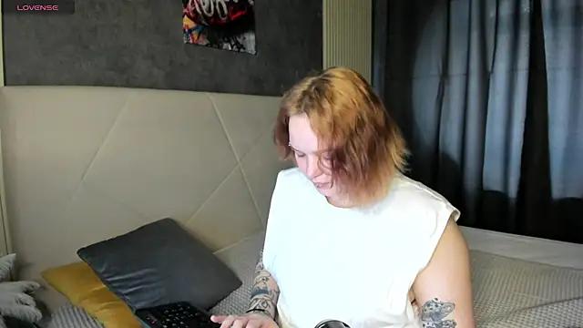 Looly_Rise from StripChat