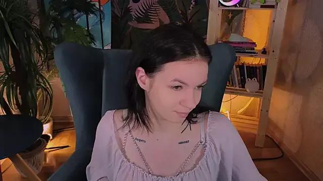 LoonaEclipse from StripChat