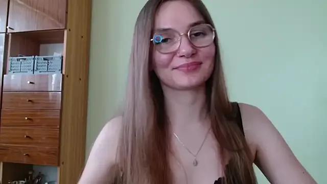 LooveELLYx from StripChat