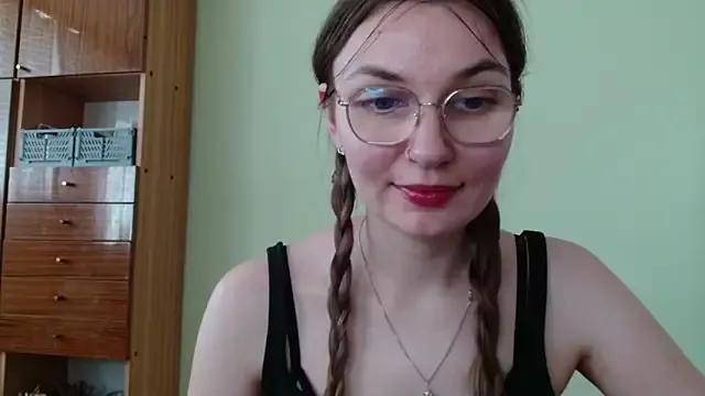 LooveELLYx from StripChat