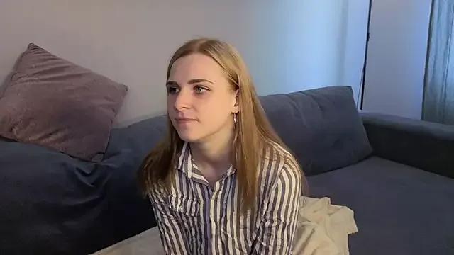 LoriPeterson from StripChat is Freechat