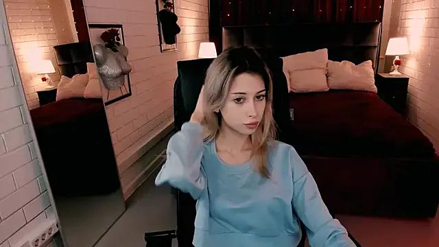 LoriTori from StripChat is Freechat