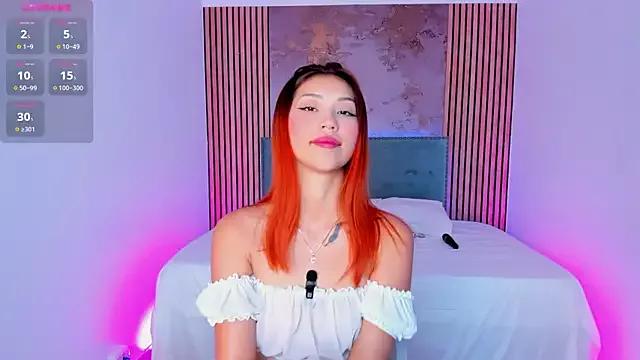 Lorrainee_ from StripChat
