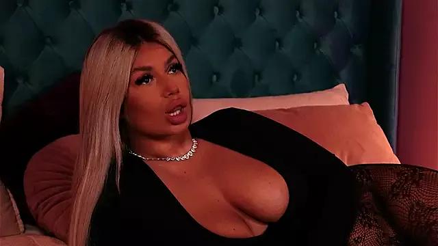 LorrySkye from StripChat is Freechat