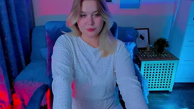 LouiseMous from StripChat is Freechat