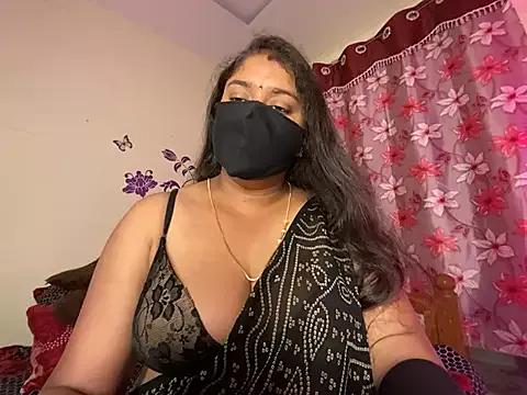 LouleyRanii from StripChat