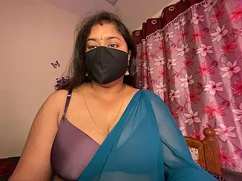 LouleyRanii from StripChat