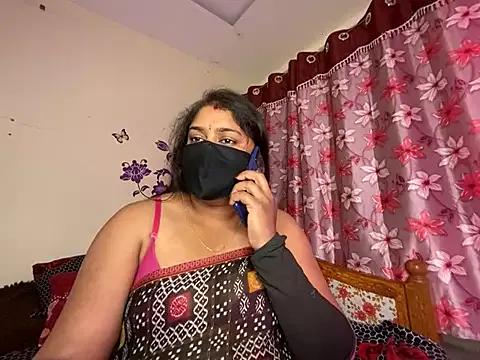 LouleyRanii from StripChat