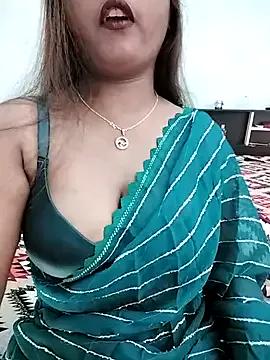 LoveLy-Soneya from StripChat is Freechat