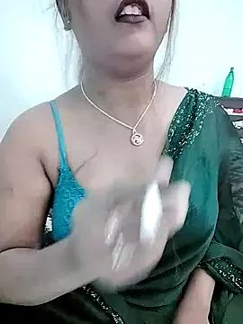 LoveLy-Soneya from StripChat is Freechat