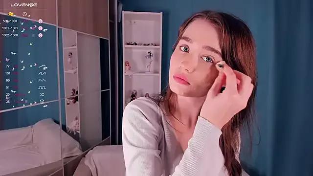 lovelyalivia from StripChat is Freechat