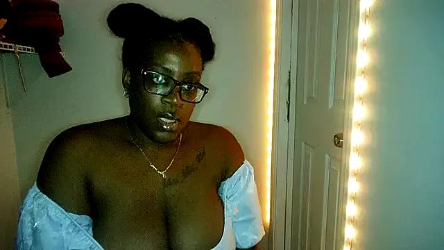 lovelyenigma365 from StripChat is Freechat