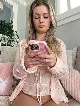 LoveShae_ from StripChat is Freechat