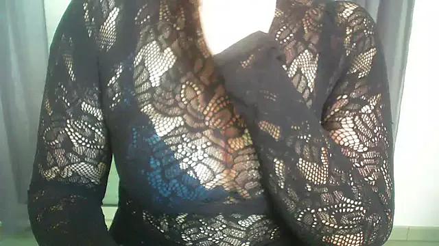 Loweenn from StripChat is Freechat