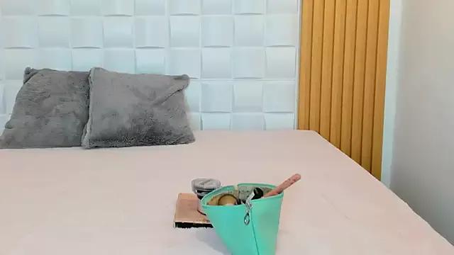 LuaArya from StripChat