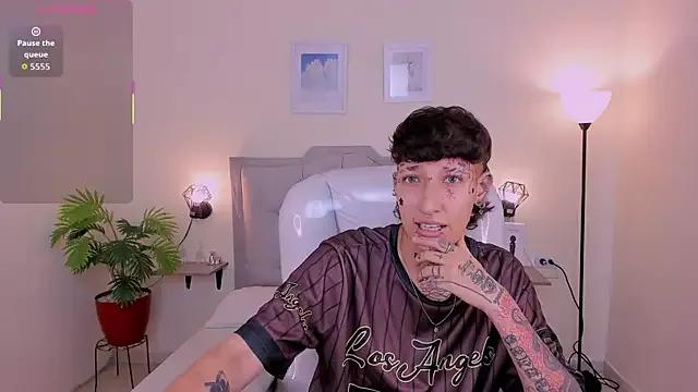 Luci_Rose from StripChat is Freechat