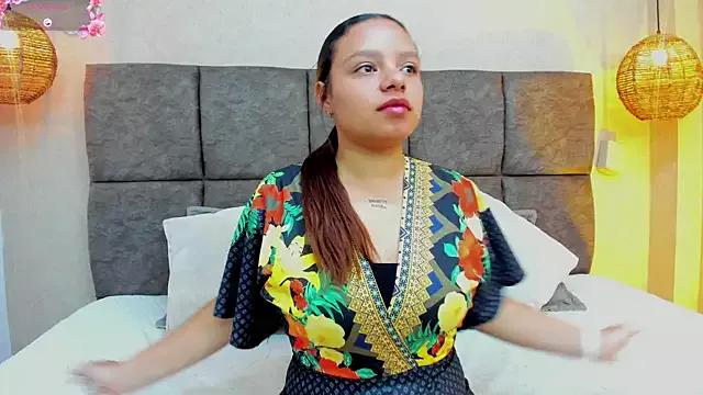 lucia_watson from StripChat is Freechat