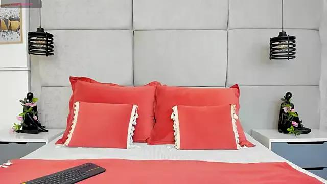 LuciaBenett from StripChat is Freechat