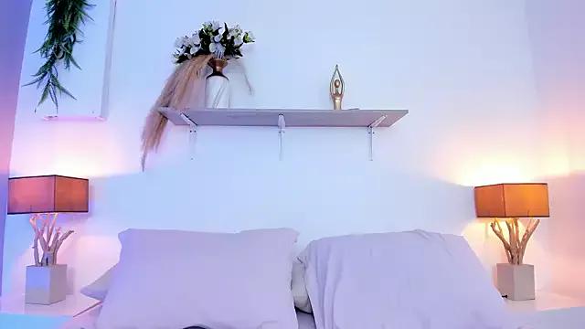 LuciaBenett_ from StripChat is Freechat