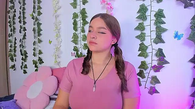 Lucie_Angels from StripChat is Freechat