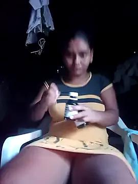 Lucy-Ferr from StripChat is Freechat