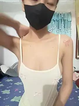 Photos of Lucy-Gold from StripChat is Freechat