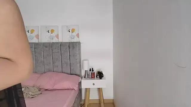 Lucy_Carson from StripChat is Freechat