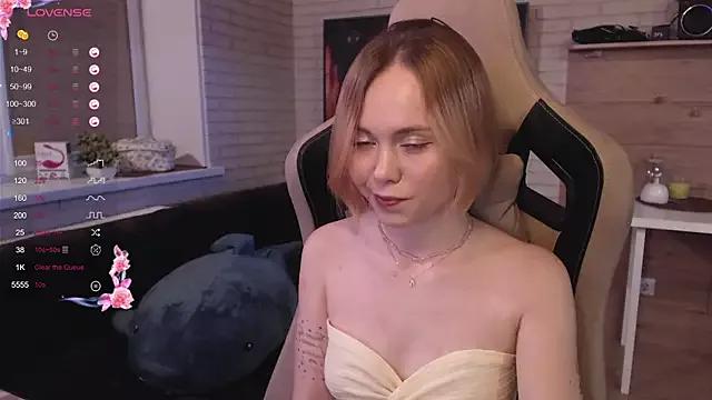 lucy_mirror from StripChat is Freechat