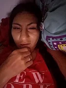 Lucyfoox from StripChat is Freechat