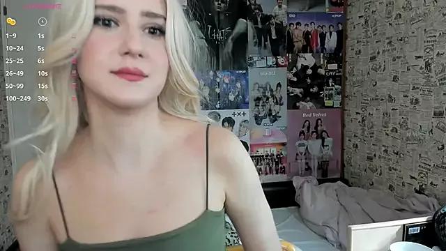 LucyRose3 from StripChat is Freechat