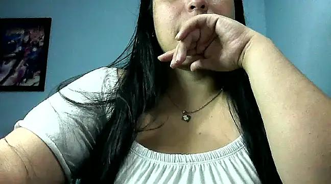 luisa-m from StripChat is Freechat