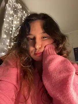 Luisaa_rosee from StripChat is Freechat