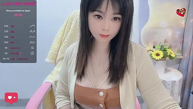 Lulu-55555 from StripChat