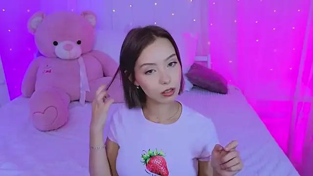 LumMina from StripChat is Freechat
