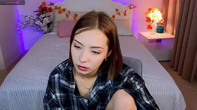 LumMina from StripChat is Freechat